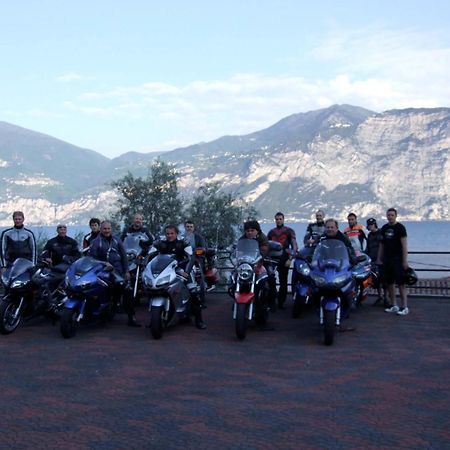 Aquacamp Hotel Brenzone sul Garda Exterior foto