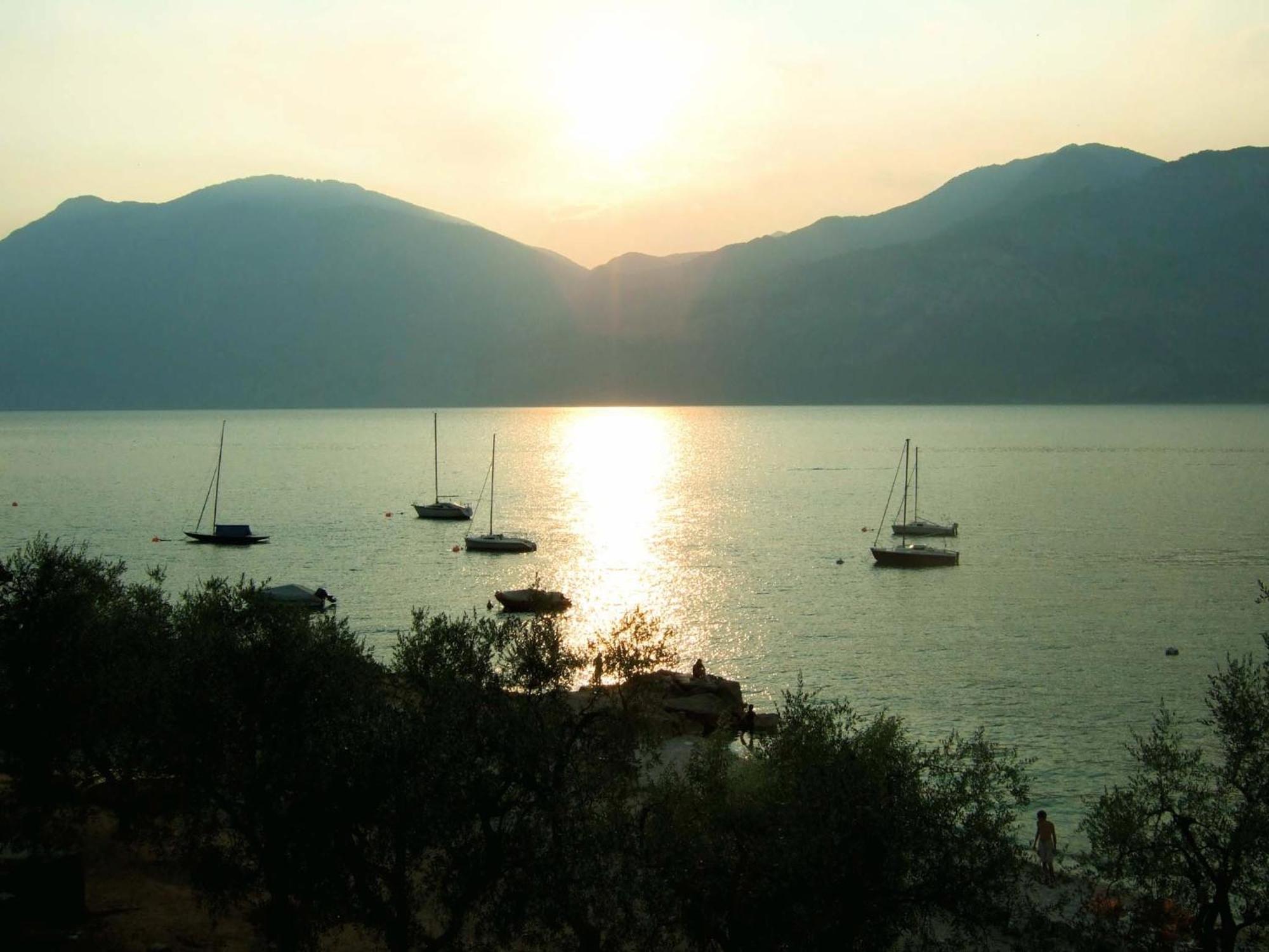 Aquacamp Hotel Brenzone sul Garda Exterior foto