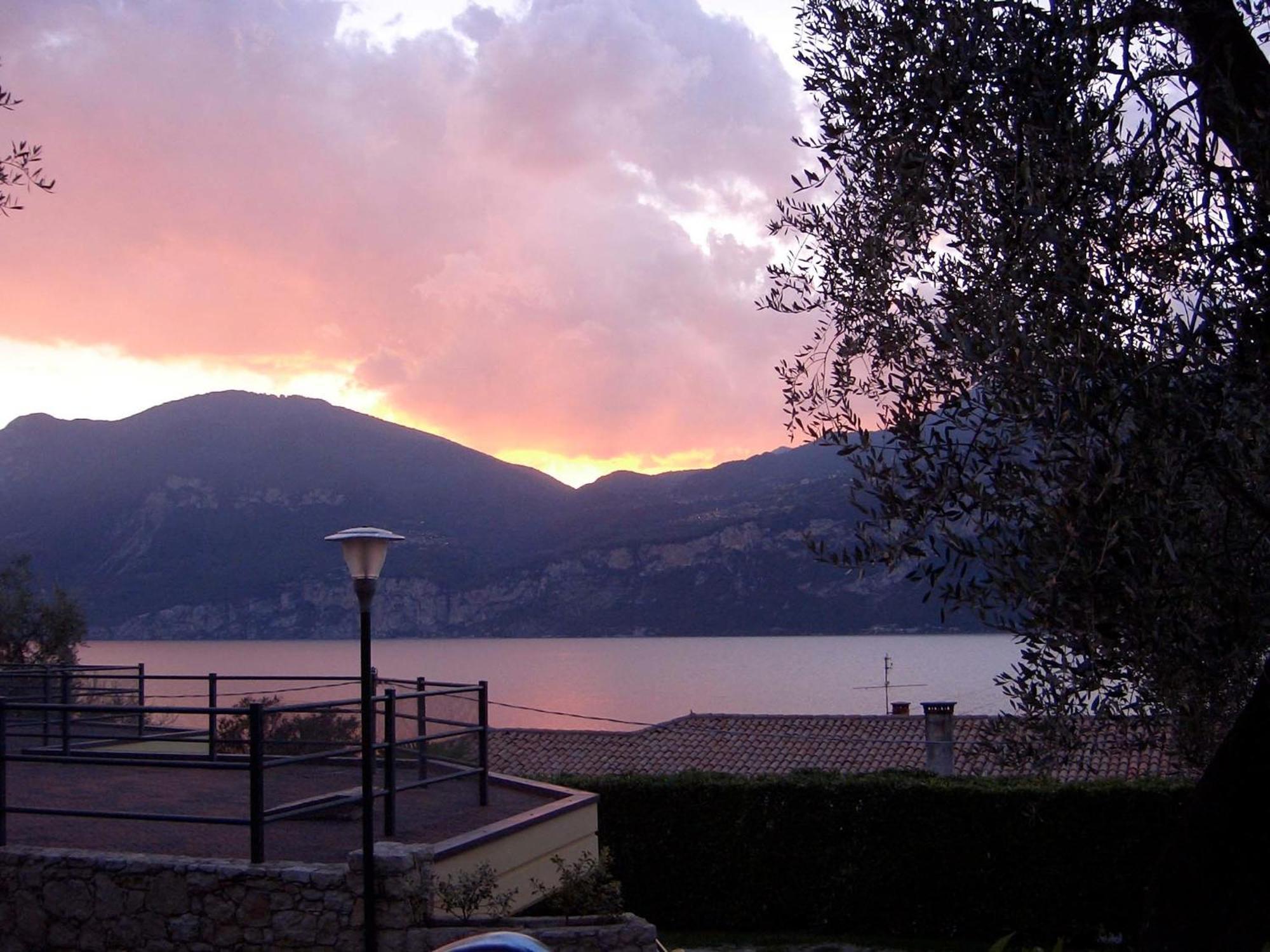 Aquacamp Hotel Brenzone sul Garda Exterior foto